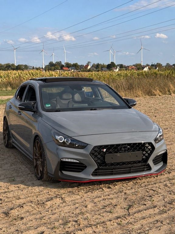 نمای دیگر هیوندای i30N فستبک