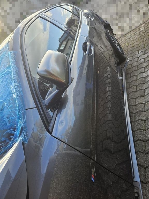 نمای دیگر بی ام و M135i xDrive (F40) ماشین تصادفی