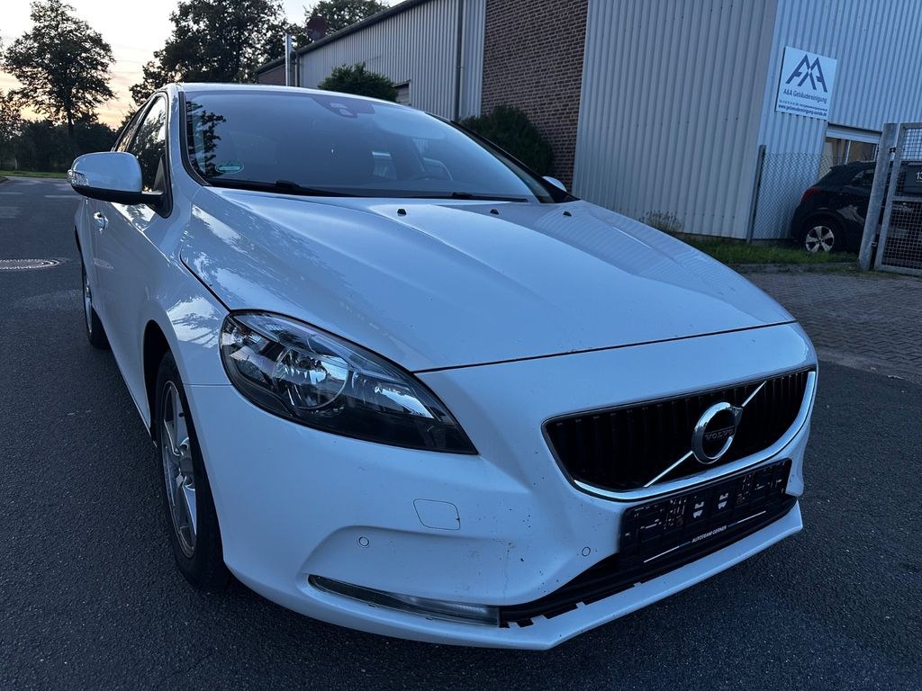 ولوو V40 کینتیک