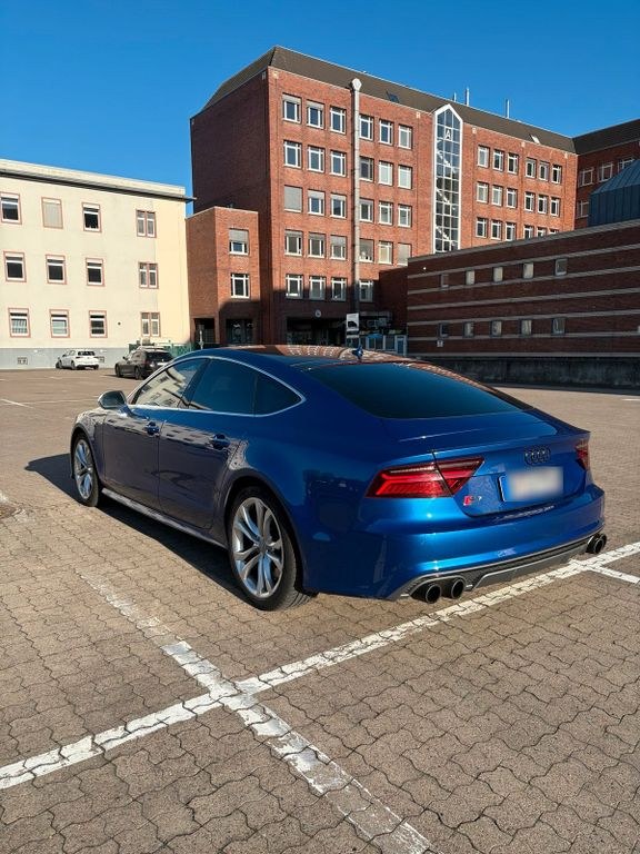 نمای دیگر آئودی S7 A7 V8 اس لاین بدون OPF