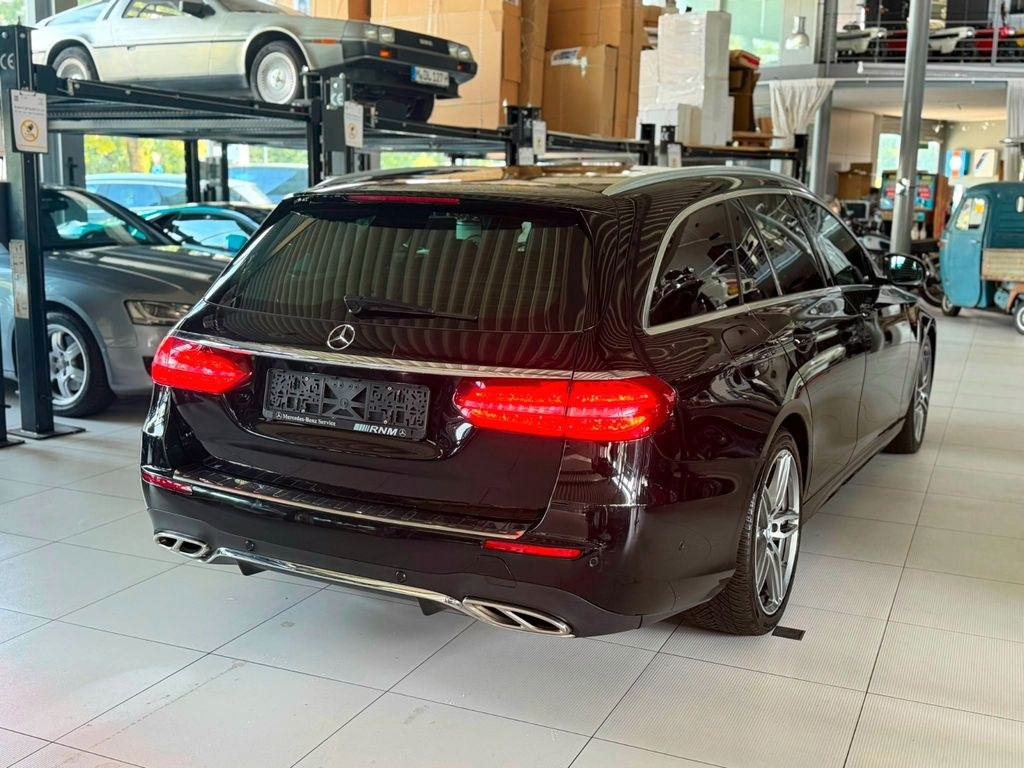 نمای دیگر مرسدس بنز E 220d"AMG-LINE"E-SSD"LED"ALU'19"کامل"تاپ"
