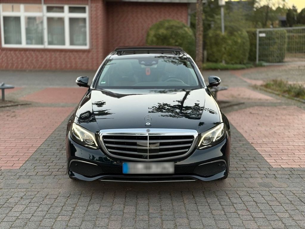 نمای دیگر مرسدس بنز E 220 d | 9G-Tronic | پانوراما...
