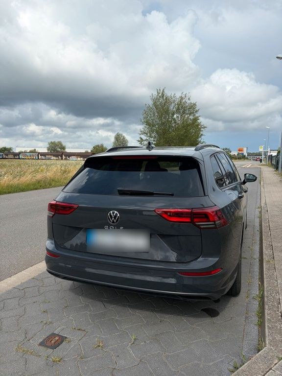 نمای دیگر فولکس واگن گلف 8 واریانت 2.0 TDI اتوماتیک