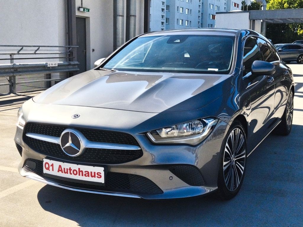 مرسدس بنز CLA 180 7G/واید اسکرین/نور محیطی/دوربین دنده عقب/صندوق برقی/DAB/کارپلی