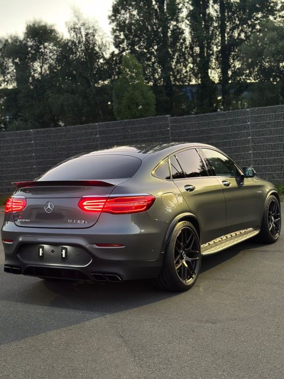 نمای دیگر مرسدس بنز GLC 63s کوپه 4MATIC+