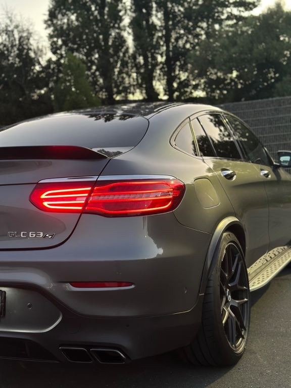 نمای دیگر مرسدس بنز GLC 63s کوپه 4MATIC+