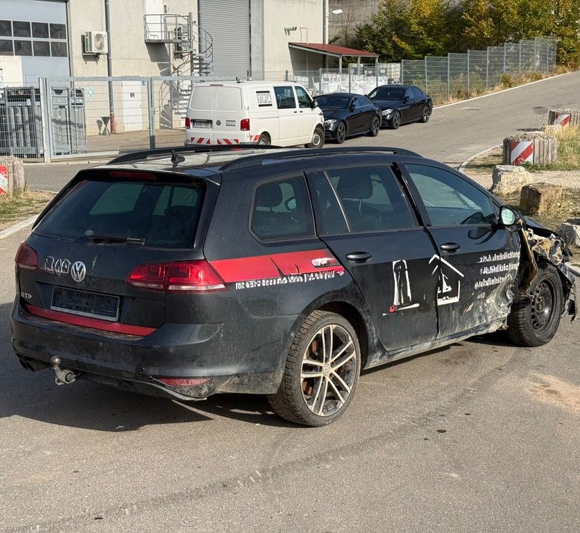 نمای دیگر فولکس واگن گلف 7 واریانت GTD 2.0 TDI DSG *یورو 6*پانوراما*صندلی گرمکن*