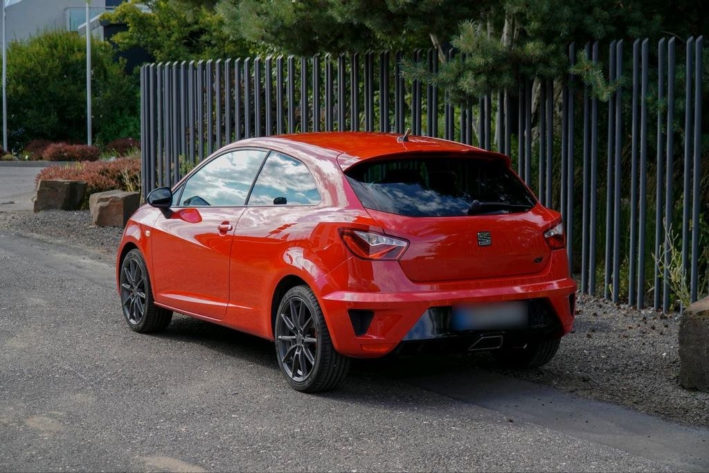 نمای دیگر سیات ایبیزا کوپرا 1.8 TSI / 8 حالته