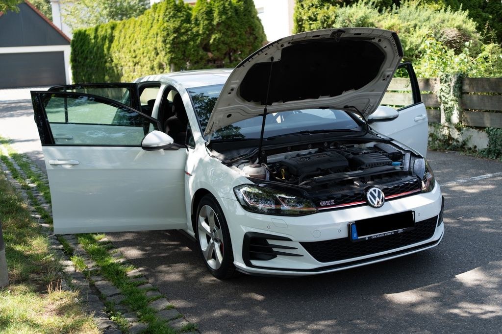 نمای دیگر فولکس واگن گلف 2.0 TSI OPF DSG GTI پرفورمنس
