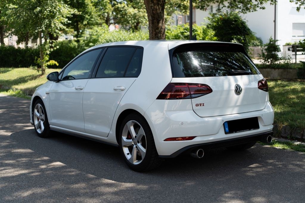 نمای دیگر فولکس واگن گلف 2.0 TSI OPF DSG GTI پرفورمنس