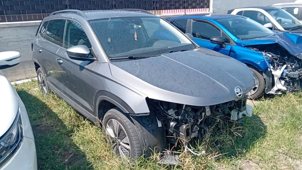 اشکودا کاروک 2.0 TDI EVO SCR 115 CV DSG آمبیشن