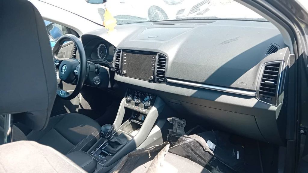 نمای دیگر اشکودا کاروک 2.0 TDI EVO SCR 115 CV DSG آمبیشن