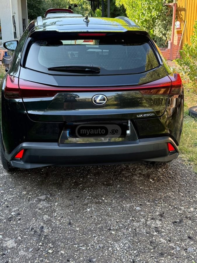 نمای دیگر لکسوس پایه 4dr تمام چرخ محرک CVT 2020