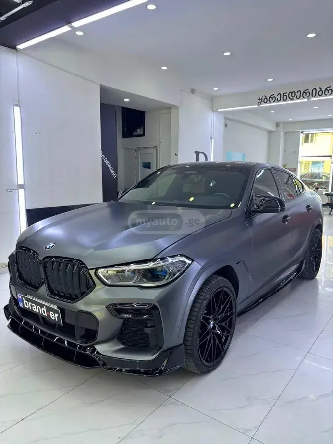 نمای دیگر بی ام و M50i 4dr چهار چرخ محرک اسپرت 2021