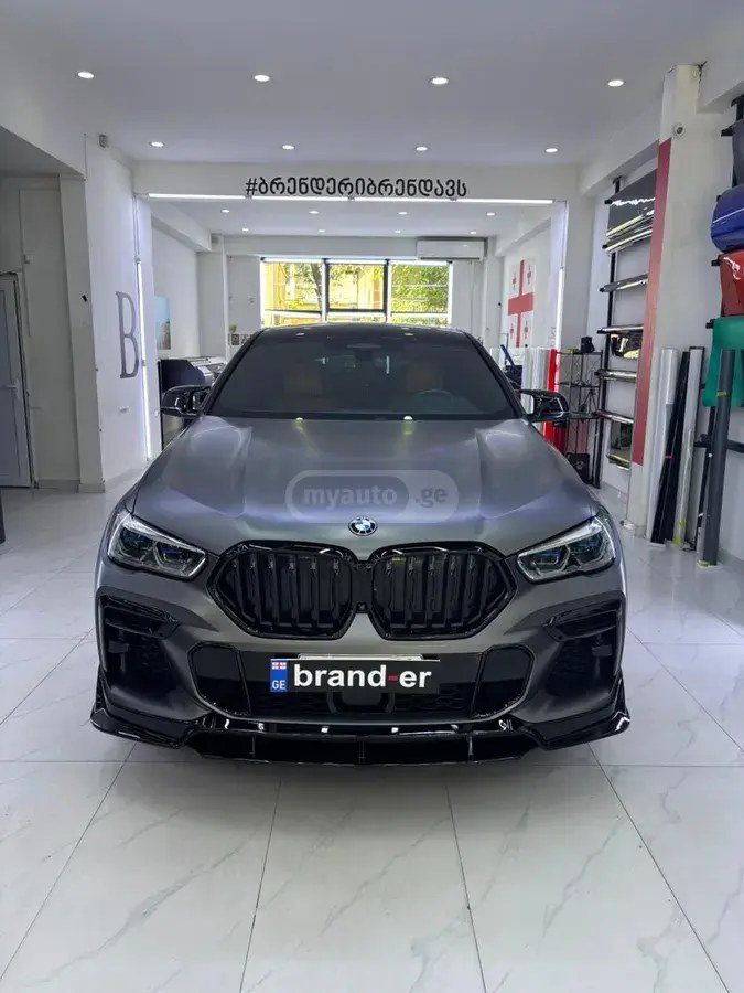 نمای دیگر بی ام و M50i 4dr چهار چرخ محرک اسپرت 2021