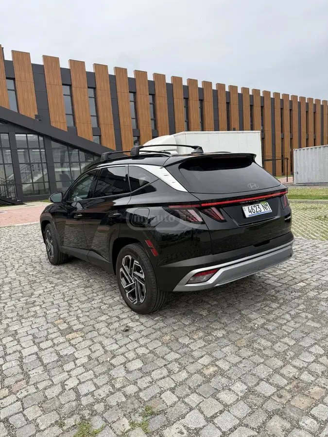 نمای دیگر هیوندای 2025