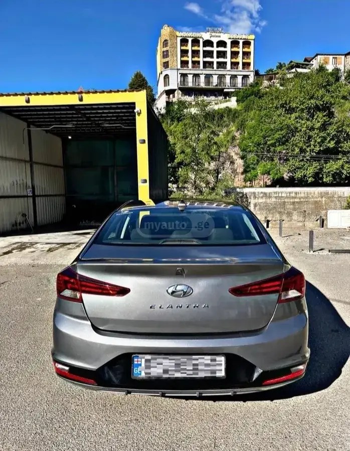 نمای دیگر هیوندای SE 4dr سدان اتوماتیک 2019