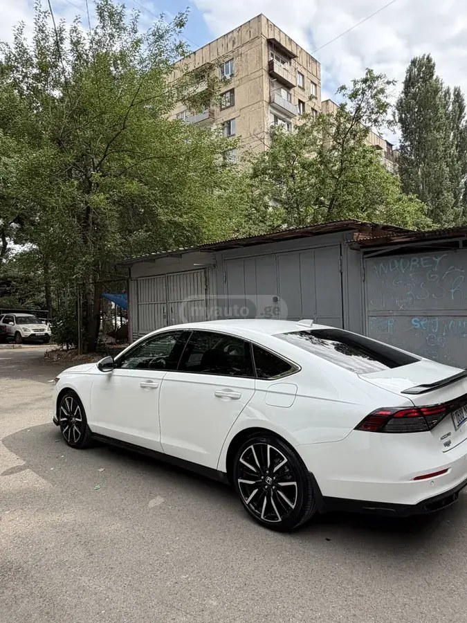 نمای دیگر هوندا تورینگ 2024