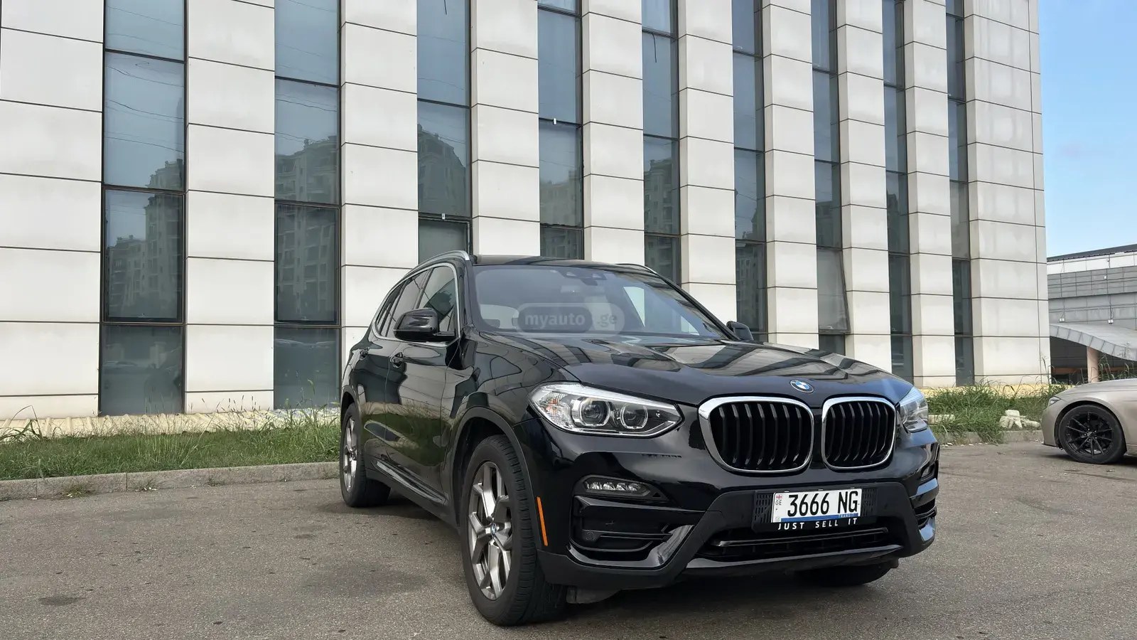 نمای دیگر بی ام و xDrive30i 4dr چهار چرخ محرک 2021