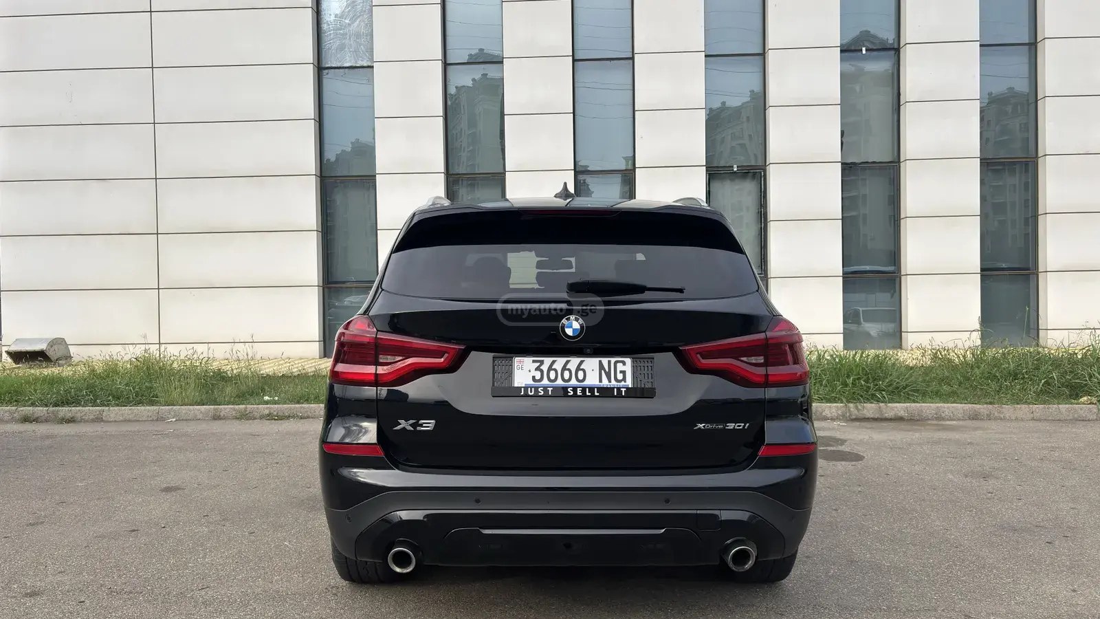 نمای دیگر بی ام و xDrive30i 4dr چهار چرخ محرک 2021