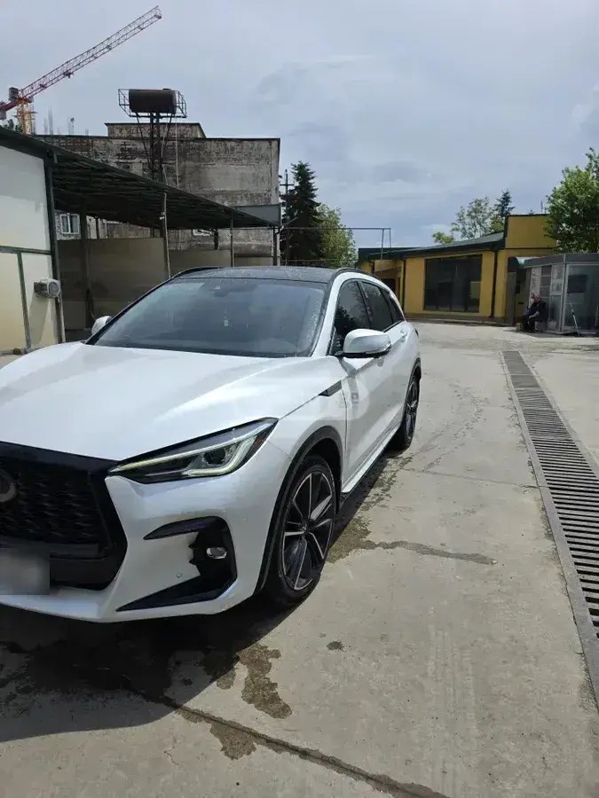 نمای دیگر اینفینیتی 2023