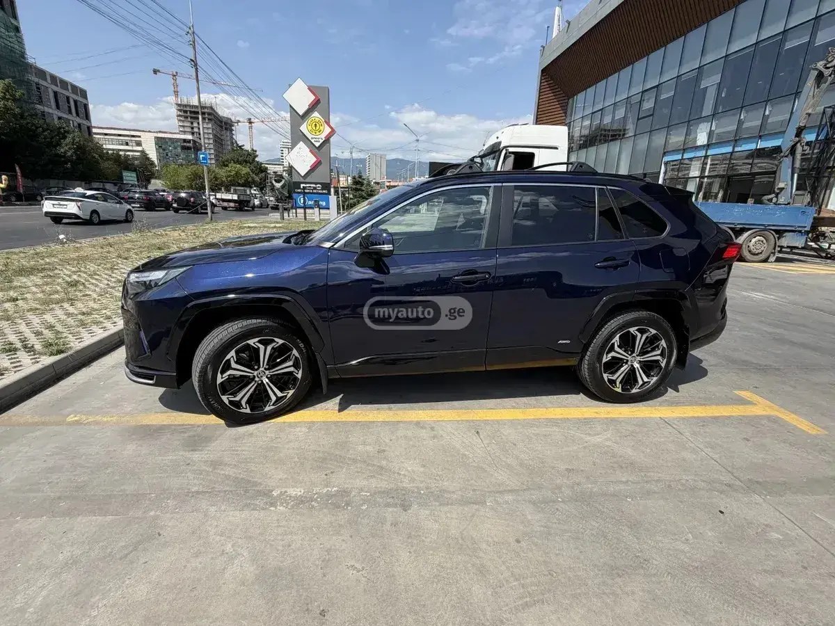 نمای دیگر تویوتا اس ای 4dr دیفرانسیل تمام CVT 2021