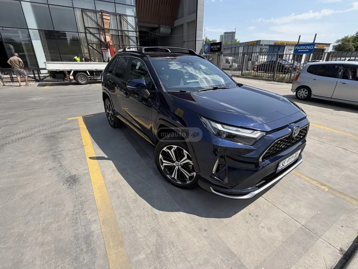 نمای دیگر تویوتا اس ای 4dr دیفرانسیل تمام CVT 2021