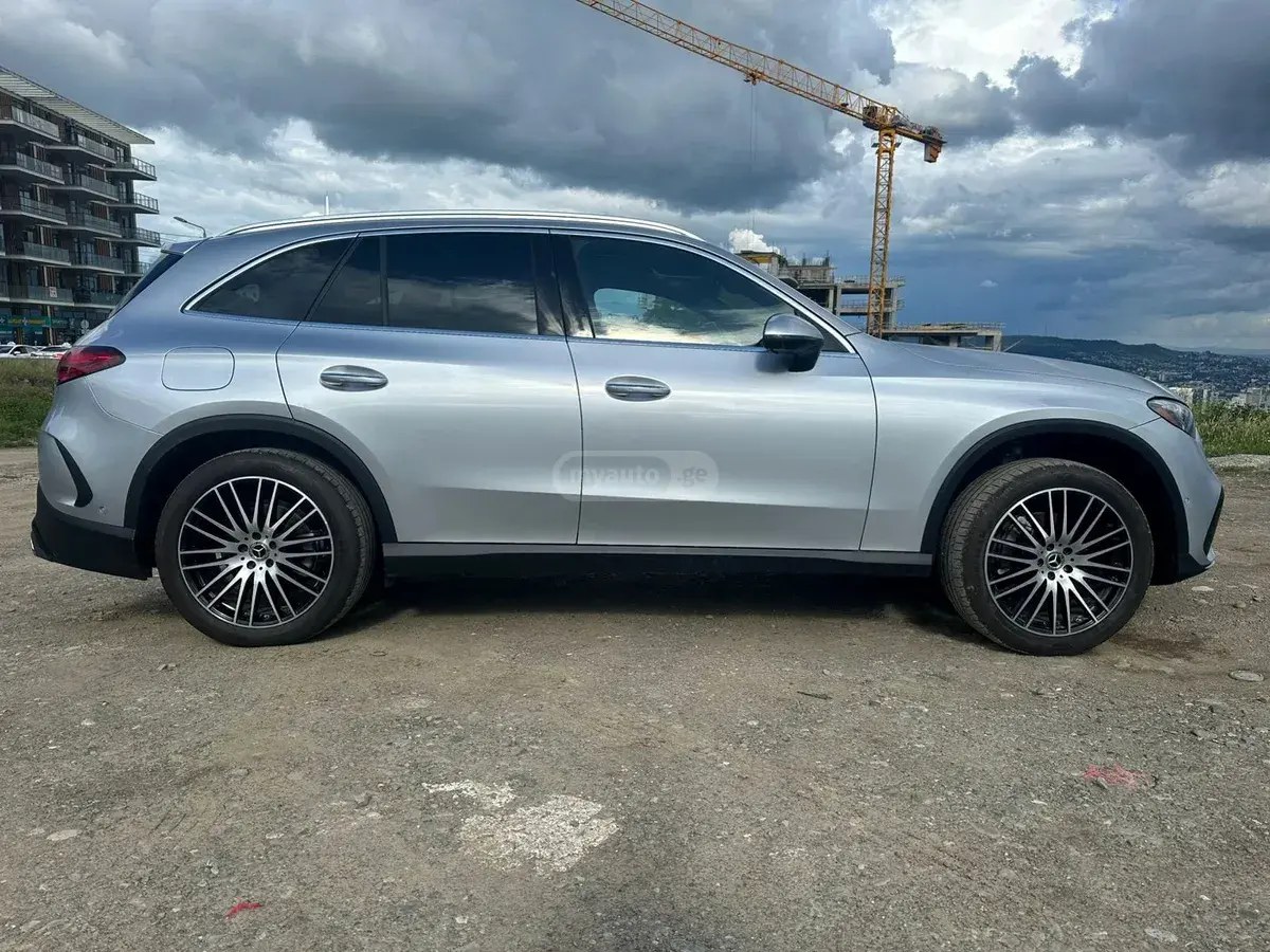 نمای دیگر مرسدس بنز AMG هیبرید ملایم 2025