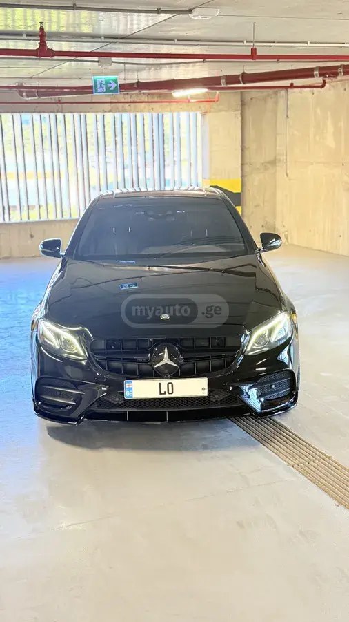 نمای دیگر مرسدس بنز AMG پاکت 2018