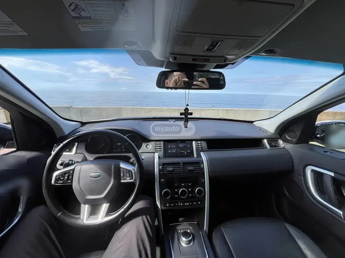 نمای دیگر لندروور لندمارک ادیشن 4 در 4x4 اتوماتیک 2019