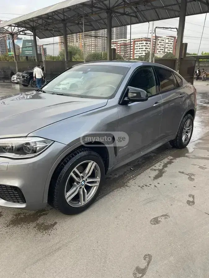 نمای دیگر بی ام و xDrive35i 4 در چهار چرخ محرک 2018
