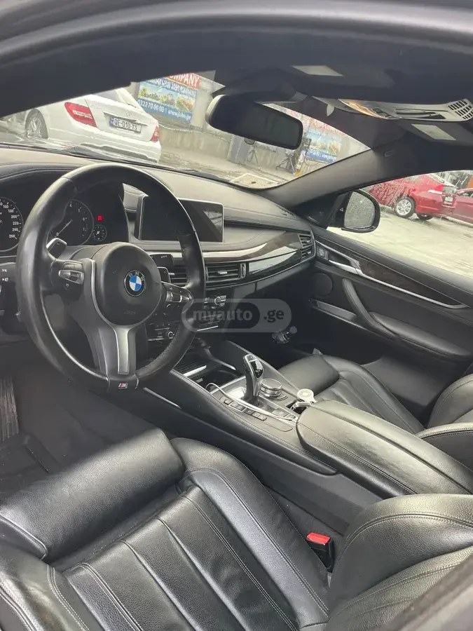نمای دیگر بی ام و xDrive35i 4 در چهار چرخ محرک 2018