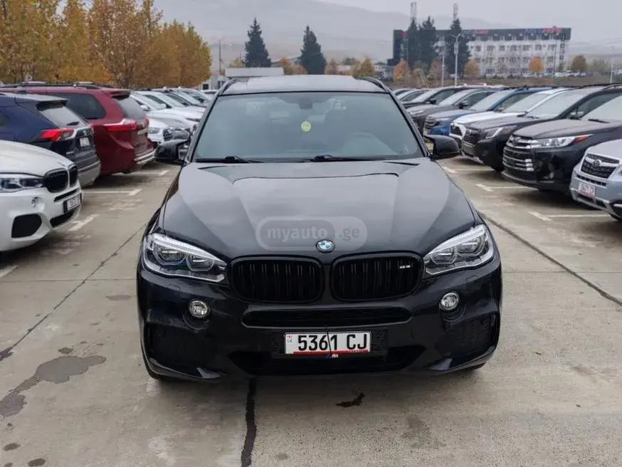 نمای دیگر بی ام و xDrive35i 4 در چهار چرخ محرک 2016