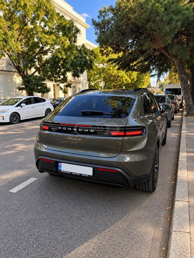 نمای دیگر پورشه ماکان 4 2026