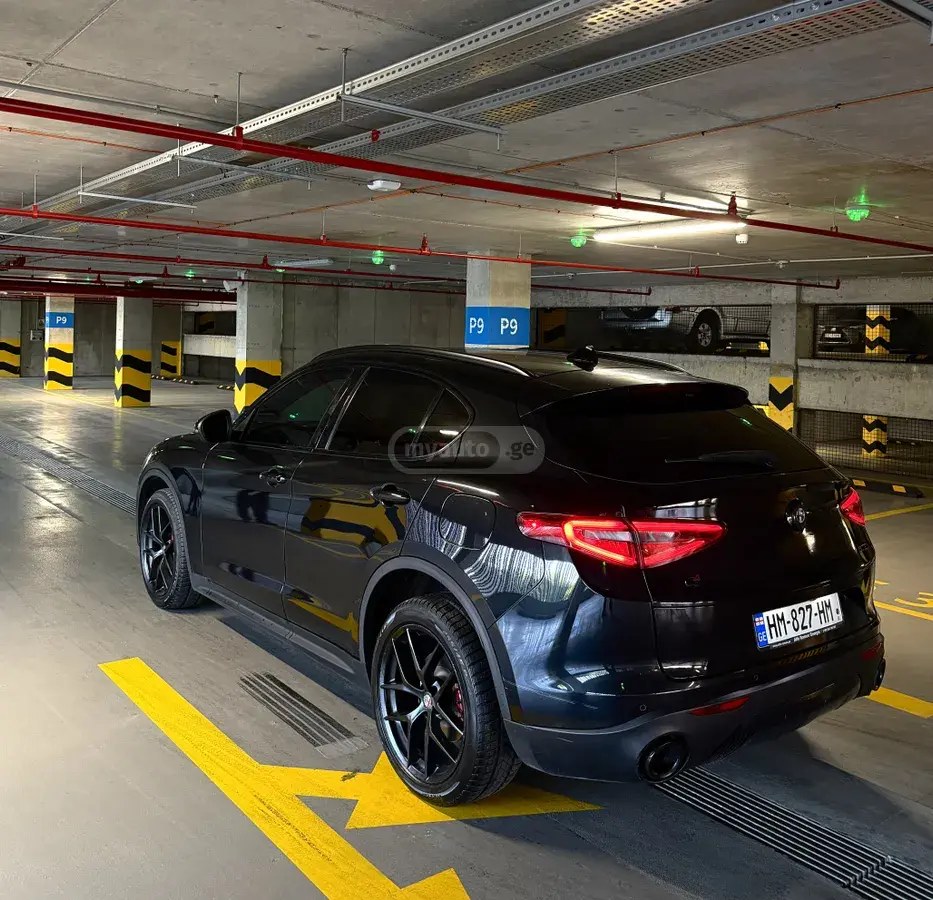 نمای دیگر آلفا رومئو اسپرت 2018