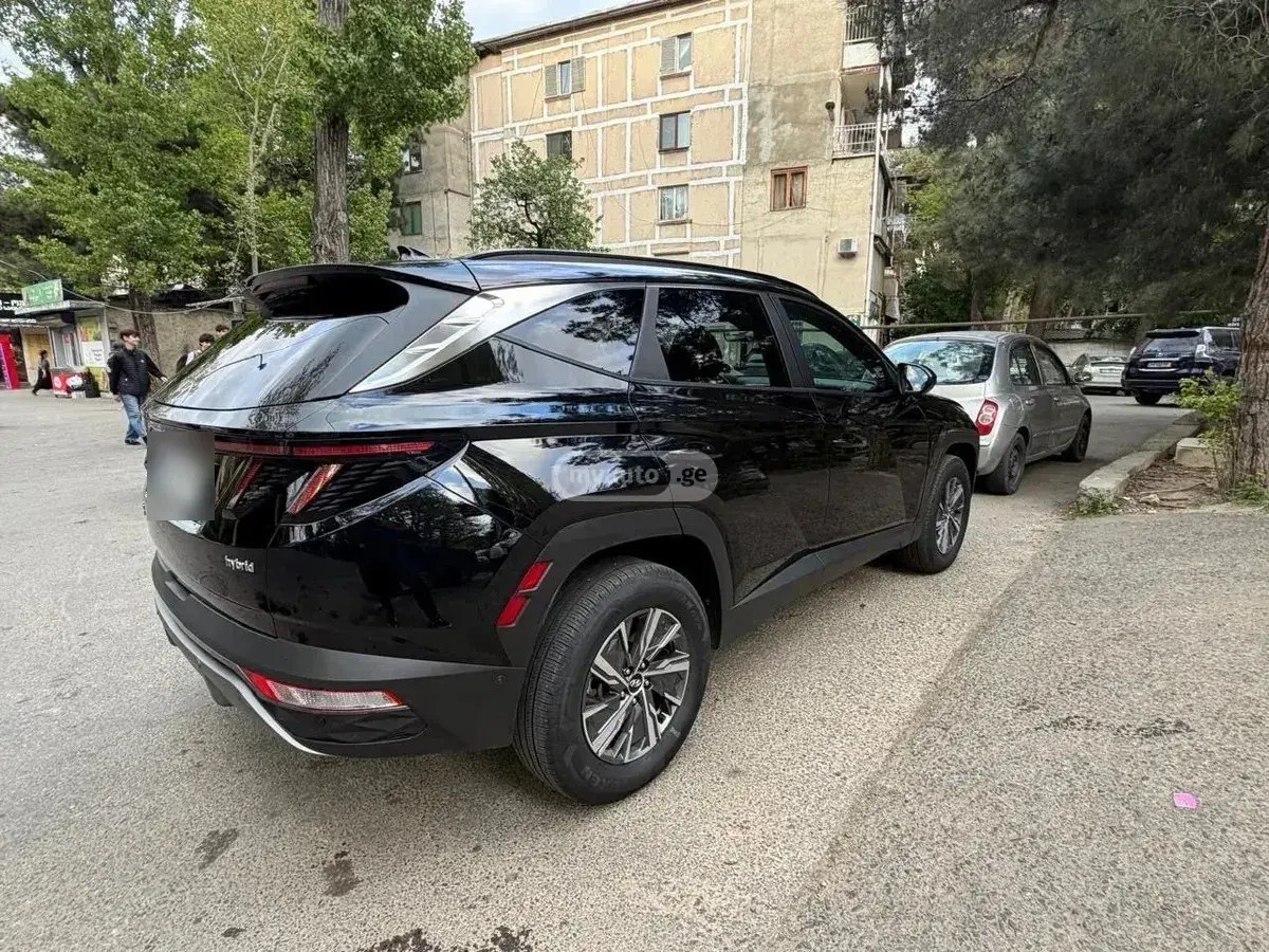 نمای دیگر هیوندای سل KM8JBCD12RU211981 2024