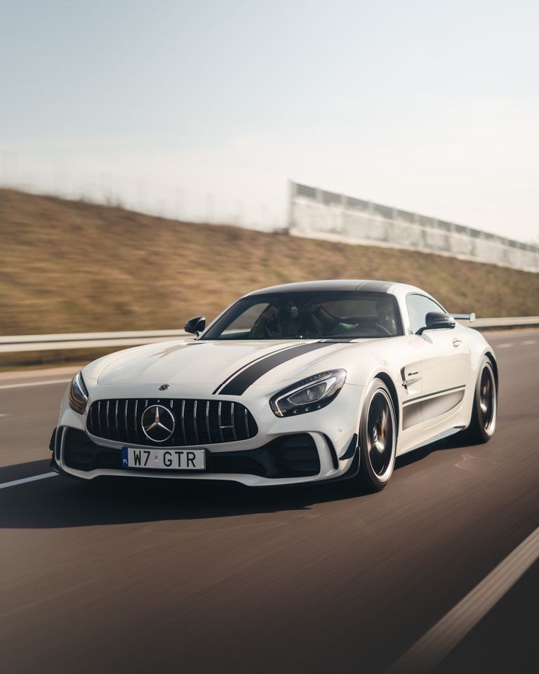 مرسدس بنز AMG GT R