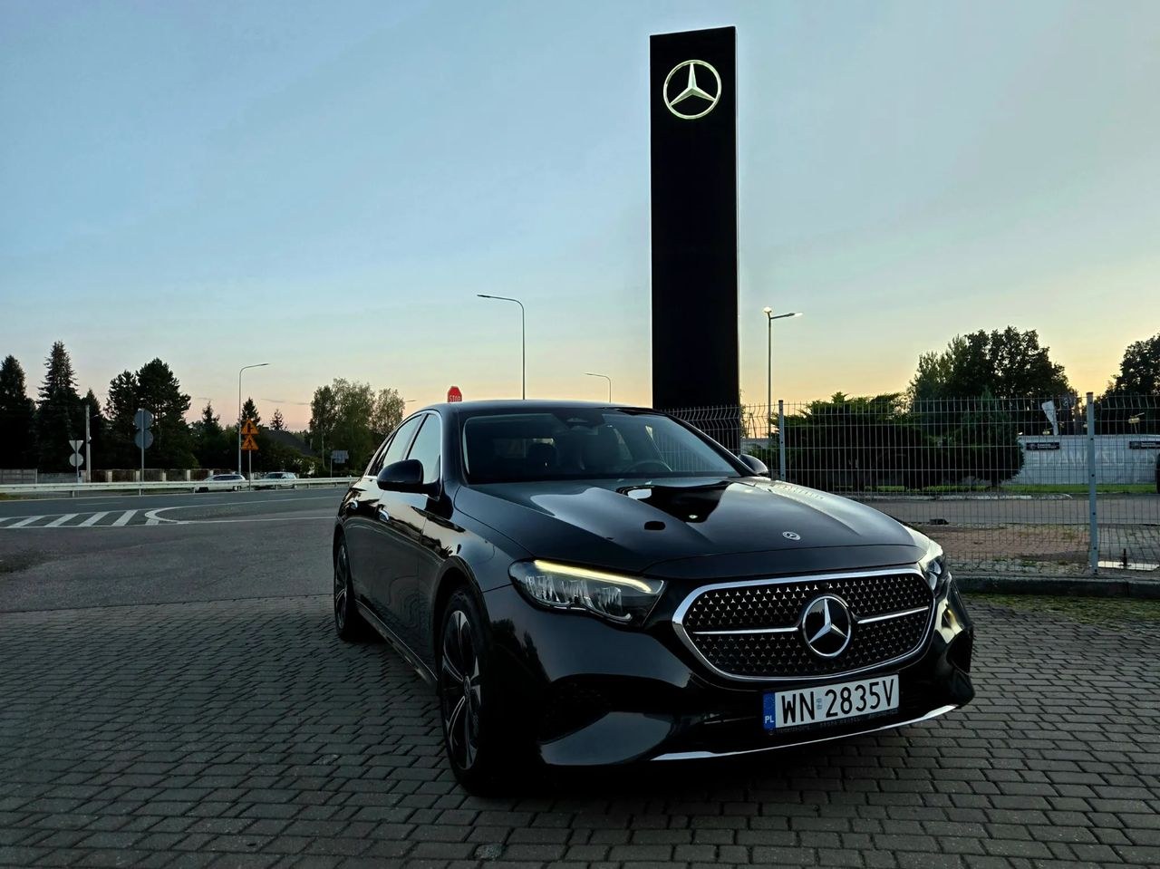 مرسدس بنز کلاس E 300 آوانگارد