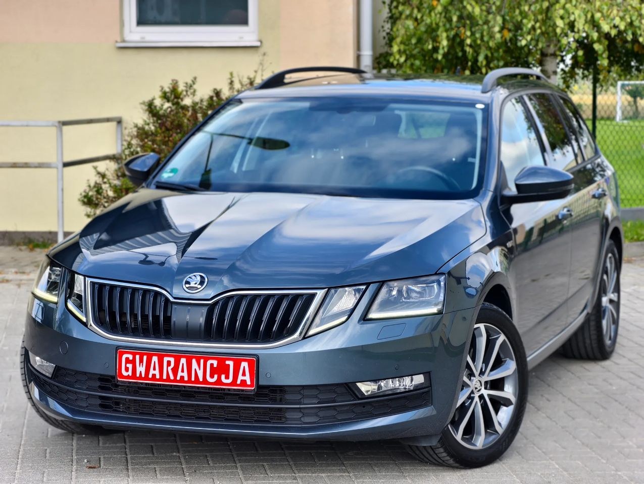 اشکودا اکتاویا 2.0 TDI DSG سولیل