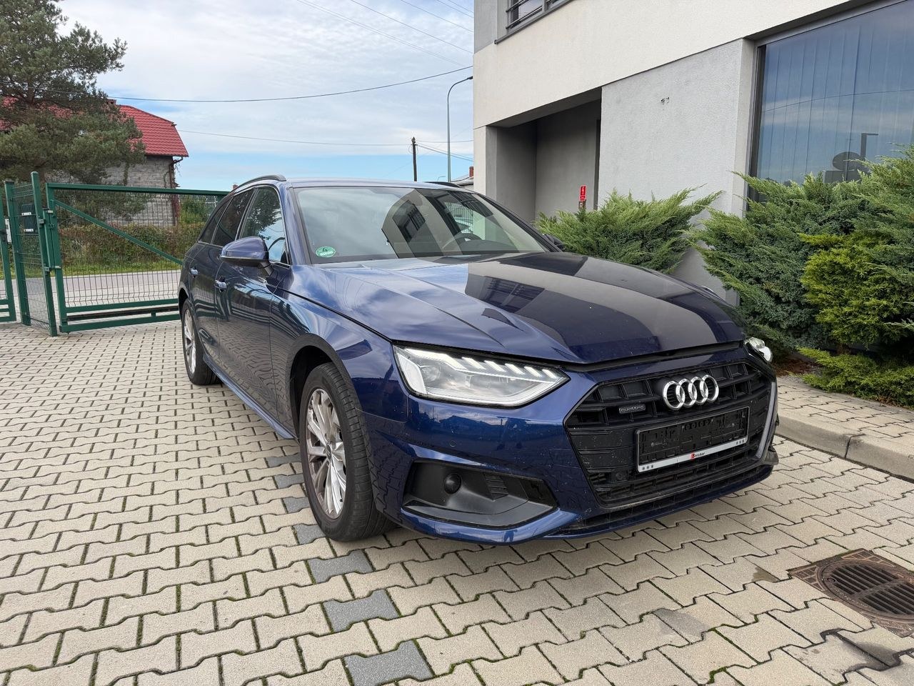 آئودی A4 Avant 45 TFSI quattro S tronic advanced