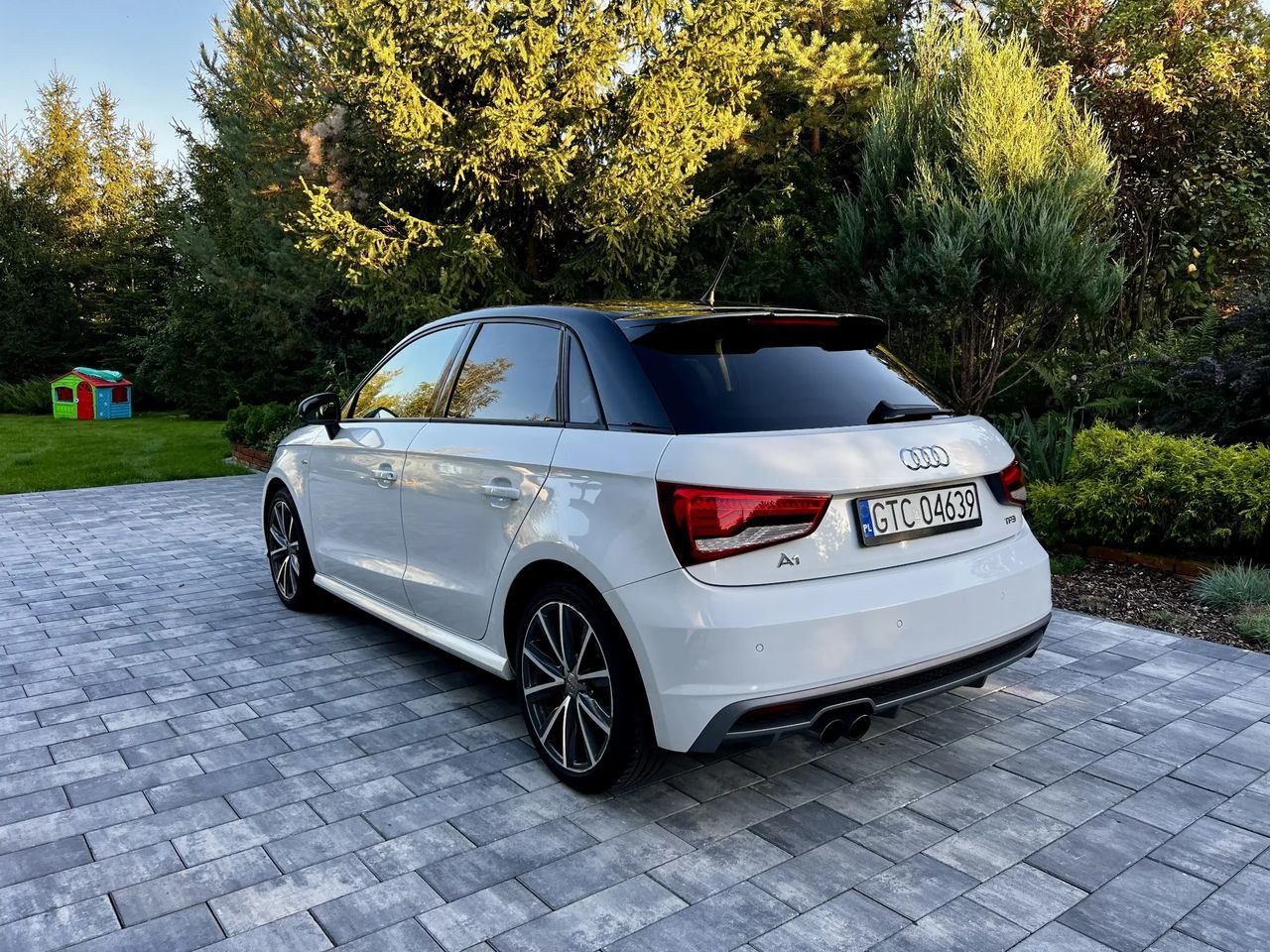 آئودی A1 Sportback 1.4 TFSI S tronic