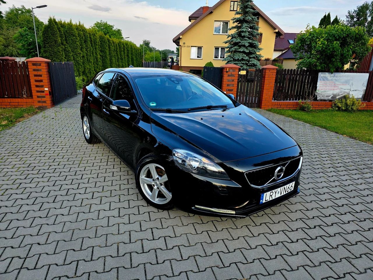 ولوو V40 D2 Drive-E کینتیک
