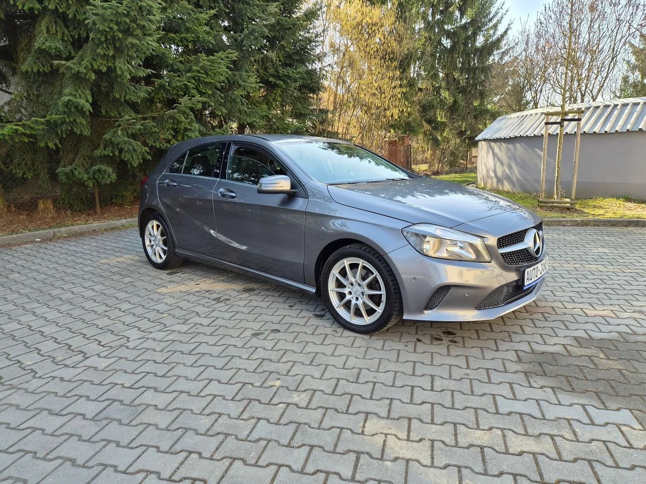 مرسدس بنز کلاس A 200 (BlueEFFICIENCY) Urban