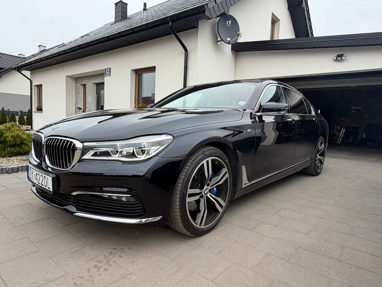 بی ام و سری 7 740Li xDrive