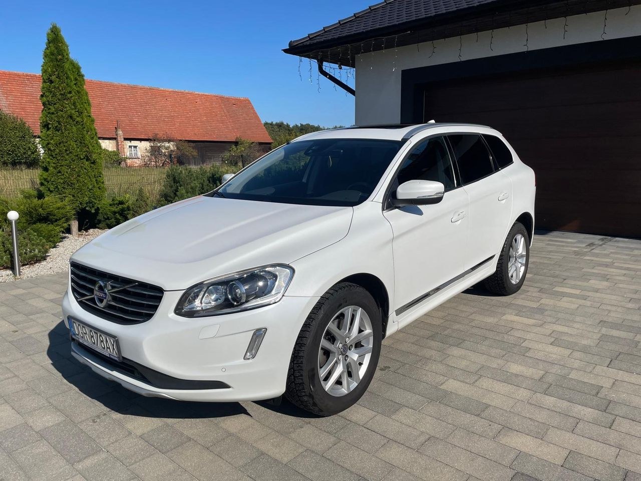 ولوو XC 60 D4 AWD سوموم